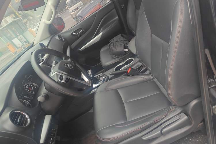 Used Dongfeng Ruichi 6 2020 2.3T Automatic All-Wheel-Drive Diesel Off-Road Version M9T Left Front Seat