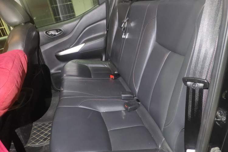 Used Dongfeng Ruichi 6 2020 2.3T Automatic All-Wheel Drive Diesel Luxury Version China VI Standard M9T Left Rear Seat