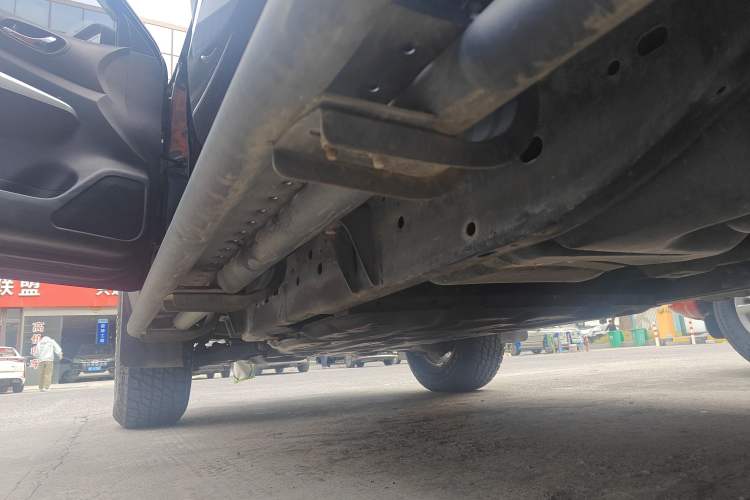 Used Dongfeng Ruichi 6 2020 2.3T Automatic All-Wheel-Drive Diesel Off-Road Version M9T Left Side Sill