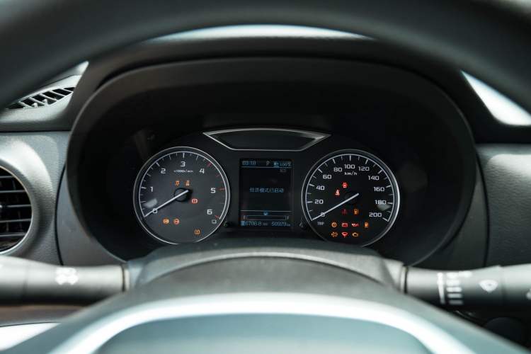 Used Dongfeng Ruichi 6 2020 2.3T Automatic All-Wheel-Drive Diesel Off-Road Version M9T Odometer Close Up