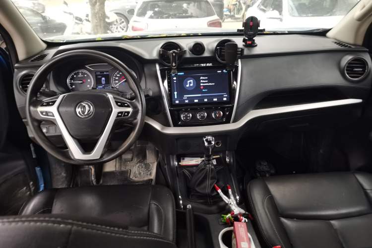 Used Dongfeng Ruichi 6 2020 2.3T Manual Two-Wheel Drive Diesel Standard Version China VI Emission Standard with Long Cargo Bed M9T Center Console