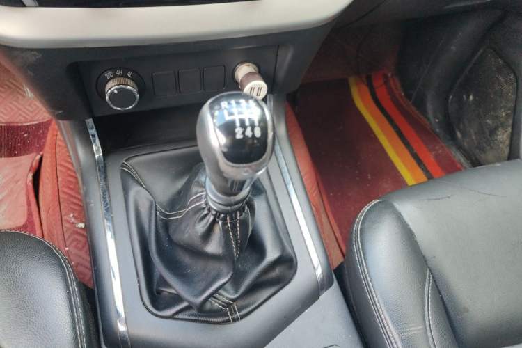 Used Dongfeng Ruichi 6 2020 2.3T Manual 4x4 Diesel Standard Version China VI Emission Standard with Long Cargo Bed – M9T Gear Lever