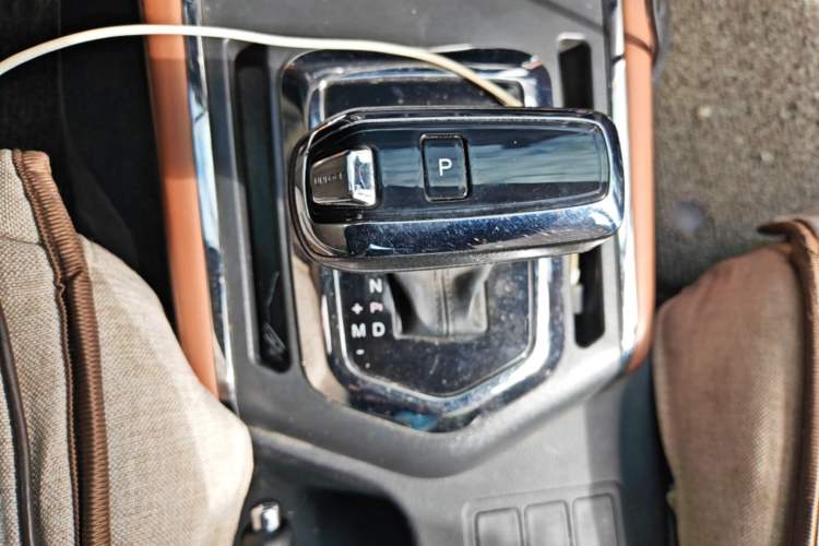 Used Dongfeng Ruichi 6 2020 2.3T Automatic All-Wheel Drive Diesel Luxury Version China VI Standard M9T Gear Lever