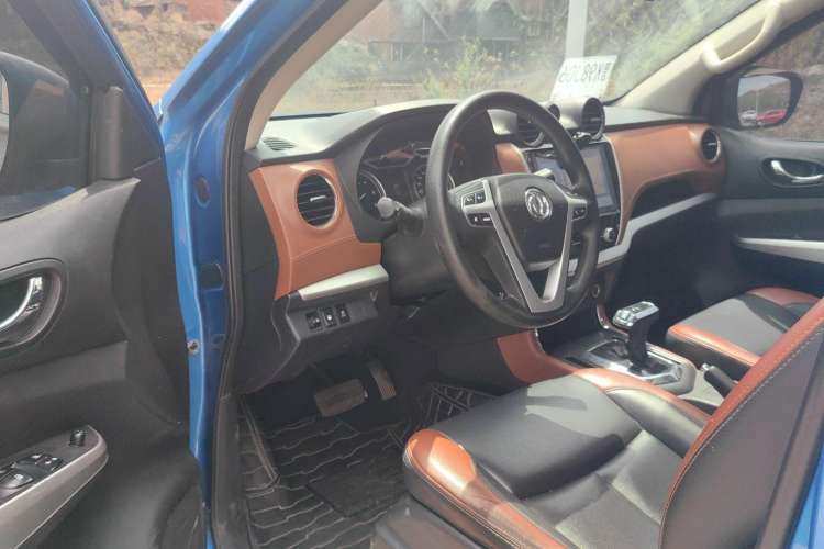 Used Dongfeng Ruichi 6 2020 2.3T Automatic 2WD Diesel Luxury Version China VI Standard Long Cargo Bed M9T Interior 2