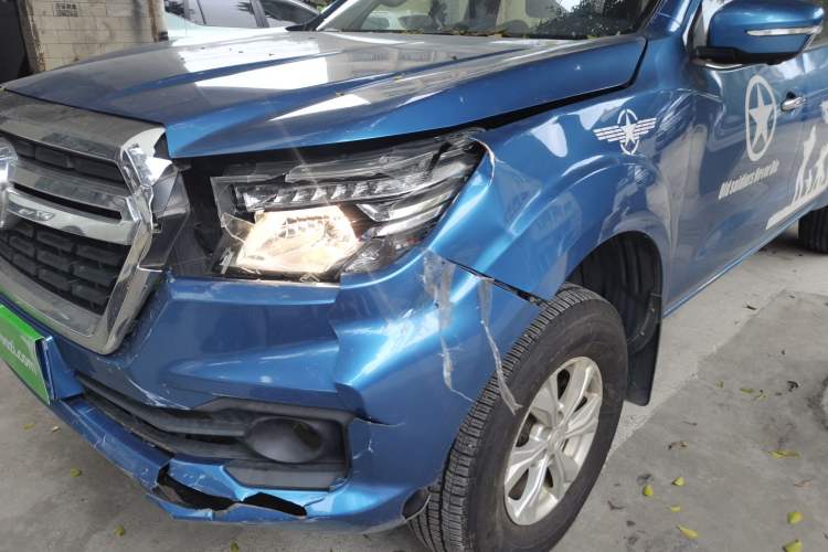 Used Dongfeng Ruichi 6 2020 2.3T Manual Two-Wheel Drive Diesel Standard Version China VI Emission Standard with Long Cargo Bed M9T Left Front Headlight