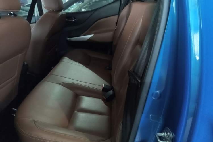 Used Dongfeng Ruichi 6 2020 2.3T Urban Edition Automatic Diesel Two-Wheel Drive Luxury M9T Left Rear Seat