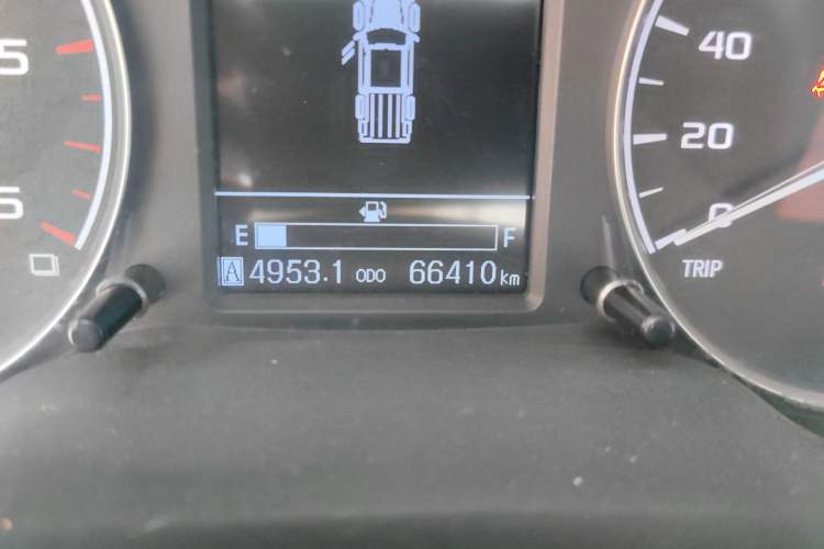 Used Dongfeng Ruichi 6 2020 2.3T Automatic 2WD Diesel Luxury Version China VI Standard Long Cargo Bed M9T Odometer Close Up
