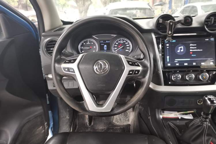 Used Dongfeng Ruichi 6 2020 2.3T Manual Two-Wheel Drive Diesel Standard Version China VI Emission Standard with Long Cargo Bed M9T Steering Wheel