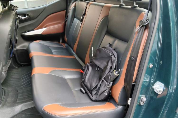 Used Dongfeng Ruichi 6 2020 2.3T Automatic All-Wheel Drive Diesel Flagship Version China VI Standard M9T Interior 4