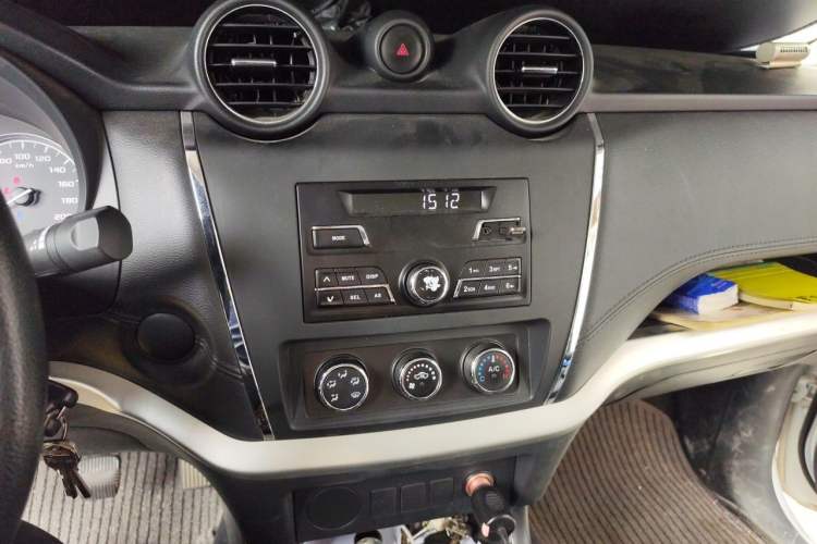 Used Dongfeng Ruichi 6 2020 2.3T Manual Two-Wheel Drive Diesel Standard Version China VI M9T Audio And AC Panel