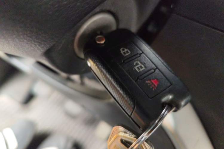 Used Dongfeng Ruichi 6 2020 2.3T Manual Two-Wheel Drive Diesel Standard Version China VI M9T Vehicle Key