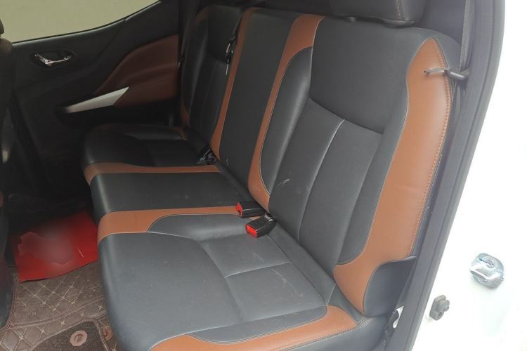 Used Dongfeng Ruichi 6 2020 2.3T Automatic All-Wheel Drive Diesel Luxury Version China VI Standard with Long Cargo Bed M9T Left Rear Seat
