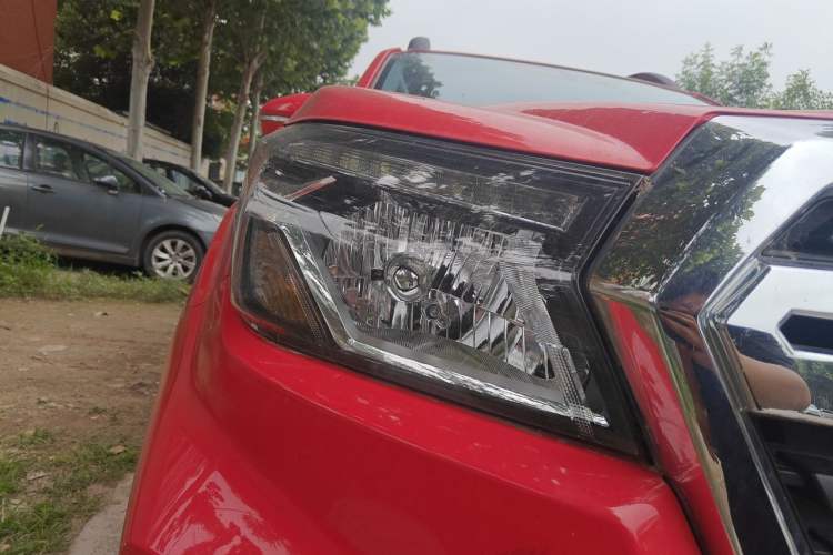 Used Dongfeng Ruichi 6 2020 2.3T Automatic All-Wheel Drive Diesel Luxury Version China VI Standard with Long Cargo Bed M9T Right Front Headlight