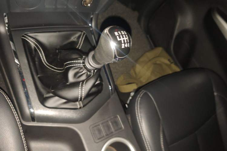 Used Dongfeng Ruichi 6 2020 2.3T Urban Edition Manual Diesel Two-Wheel-Drive Standard M9T Gear Lever