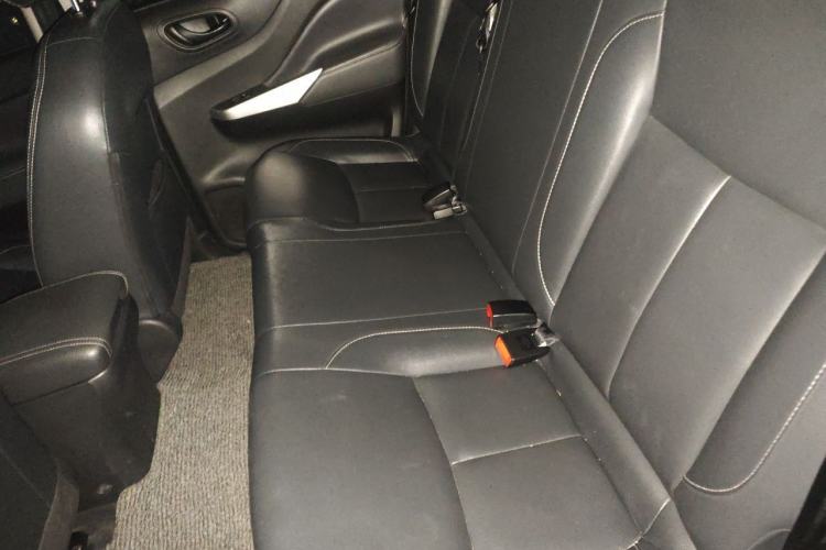 Used Dongfeng Ruichi 6 2020 2.3T Urban Edition Manual Diesel Two-Wheel-Drive Standard M9T Left Rear Seat