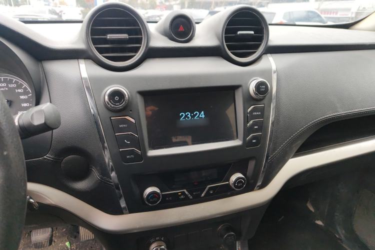 Used Dongfeng Ruichi 6 2020 2.4L Manual 4x4 Gasoline Standard Version China VI Emission Standard 2TZD Audio And AC Panel