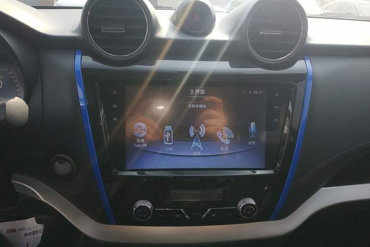 Used Dongfeng Ruichi 6 2020 EV model Audio And AC Panel