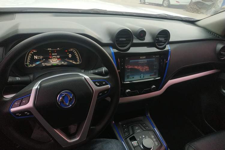 Used Dongfeng Ruichi 6 2020 EV model Center Console