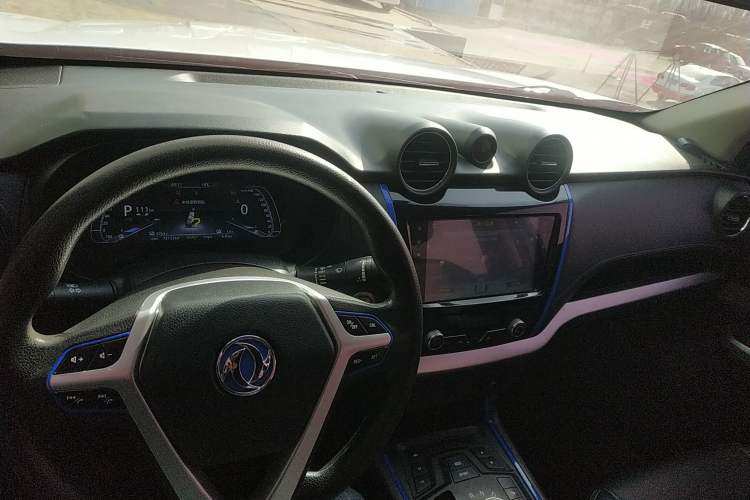Used Dongfeng Ruichi 6 2020 EV model Center Console