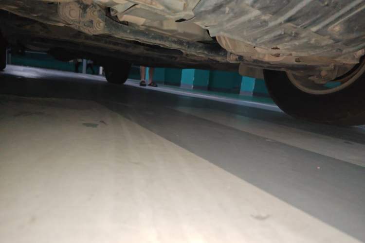 Used Dongfeng Ruichi 6  Chassis Front Right