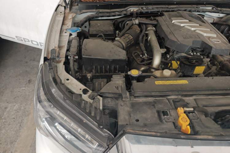 Used Dongfeng Ruichi 6  Engine Bay Right