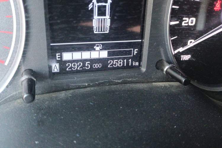 Used Dongfeng Ruichi 6 2020 2.3T Manual Two-Wheel Drive Diesel Standard Version China VI M9T Odometer Close Up