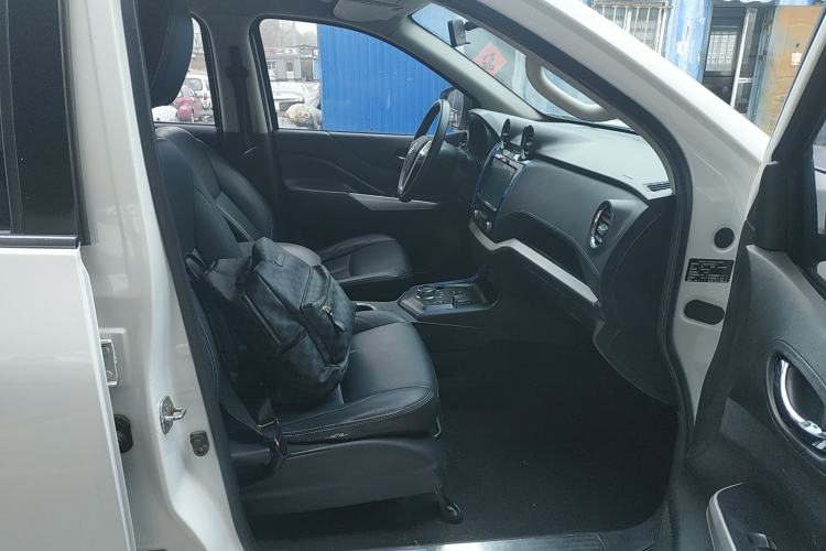 Used Dongfeng Ruichi 6 2020 EV model Right Front Seat