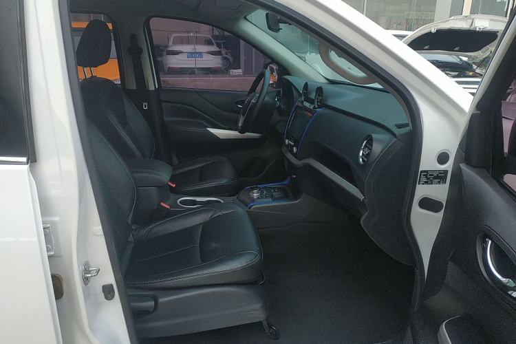 Used Dongfeng Ruichi 6 2020 EV model Right Front Seat