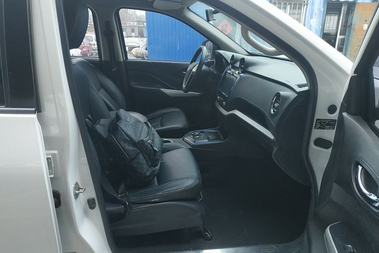Used Dongfeng Ruichi 6 2020 EV model Right Front Seat