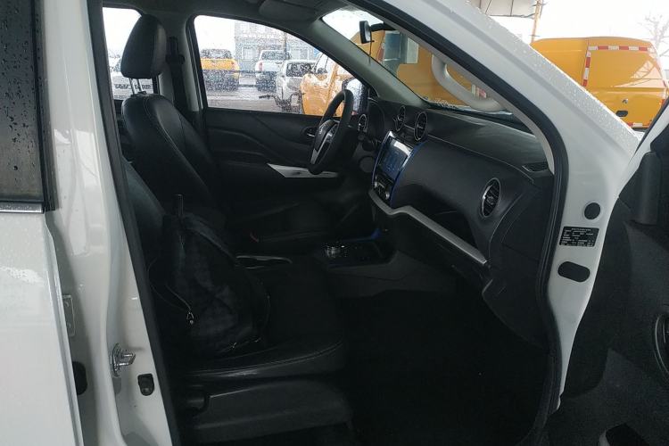 Used Dongfeng Ruichi 6 2020 EV model Right Front Seat