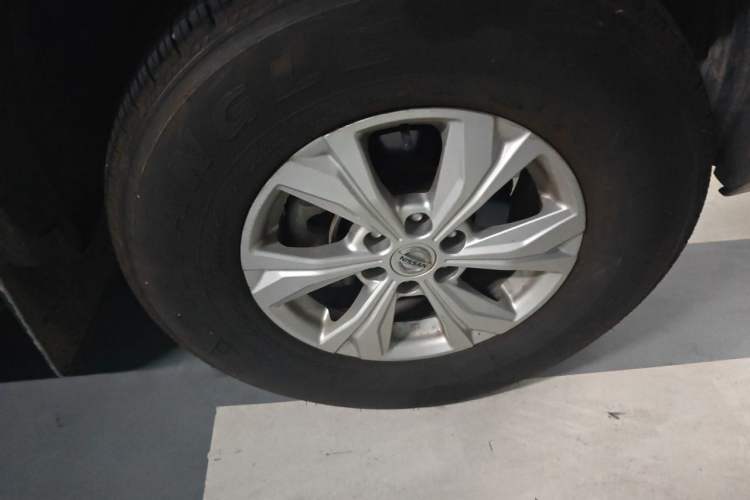 Used Dongfeng Ruichi 6  Right Front Wheel Hub