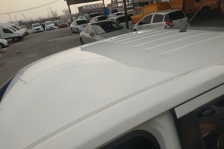 Used Dongfeng Ruichi 6 2020 EV model Roof