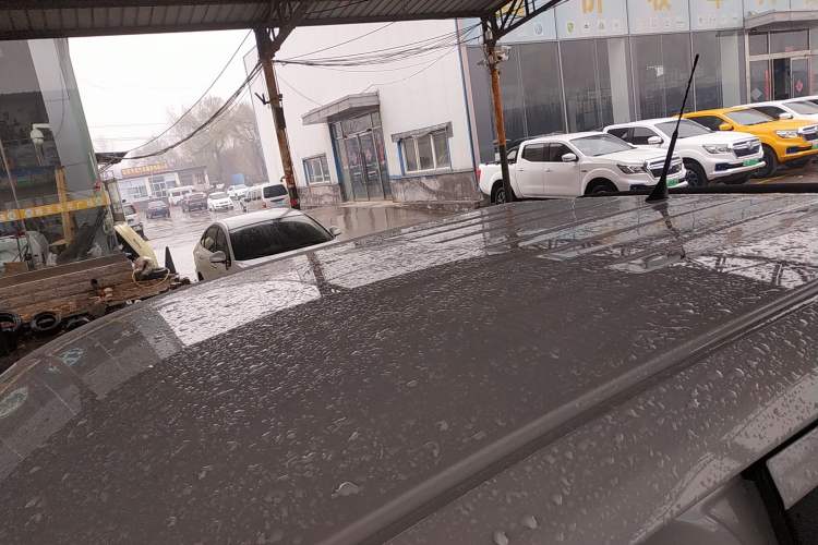 Used Dongfeng Ruichi 6 2020 EV model Roof