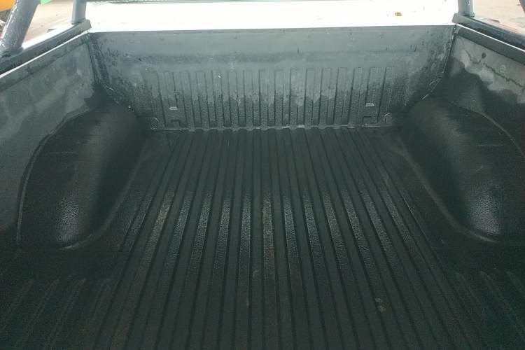 Used Dongfeng Ruichi 6 2020 EV model Trunk