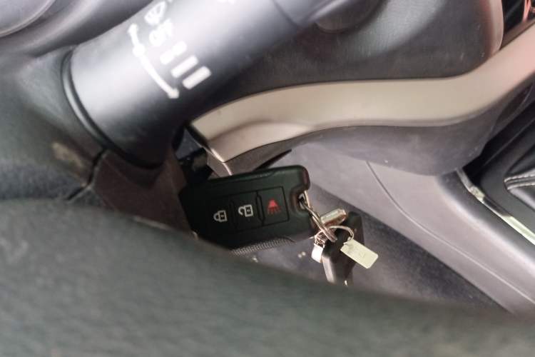 Used Dongfeng Ruichi 6 2020 2.3T Manual Two-Wheel Drive Diesel Standard Version China VI M9T Vehicle Key