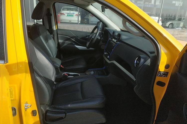 Used Dongfeng Ruichi 6 2020 EV model Right Front Seat