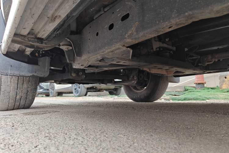 Used Dongfeng Ruichi 6 2021 2.3T Automatic Two-Wheel Drive Diesel Luxury M9T Chassis Front Left
