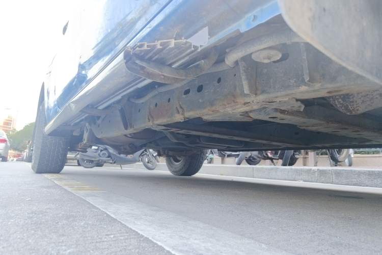 Used Dongfeng Ruichi 6 2021 2.3T Automatic Two-Wheel Drive Diesel Luxury Long-Box M9T Chassis Front Right