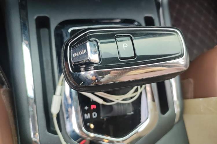 Used Dongfeng Ruichi 6 2021 2.3T Automatic Two-Wheel Drive Diesel Luxury M9T Gear Lever