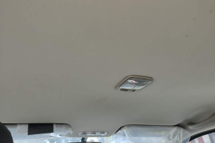 Used Dongfeng Ruichi 6 2021 2.3T Manual Two-Wheel Drive Diesel Standard Version with Long Cargo Bed M9T Headliner