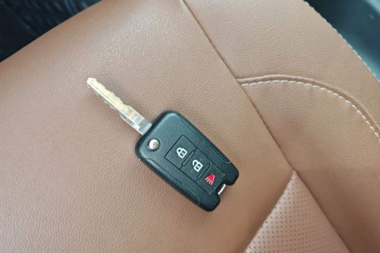 Used Dongfeng Ruichi 6 2021 2.3T Automatic Two-Wheel Drive Diesel Luxury Long-Box M9T Interior 1