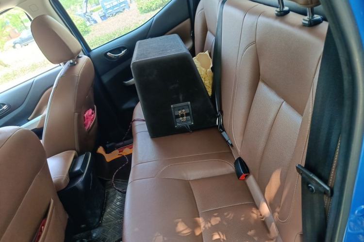 Used Dongfeng Ruichi 6 2021 2.3T Automatic All-Wheel Drive Diesel Luxury Flat-Base Long Cargo Bed M9T Left Rear Seat