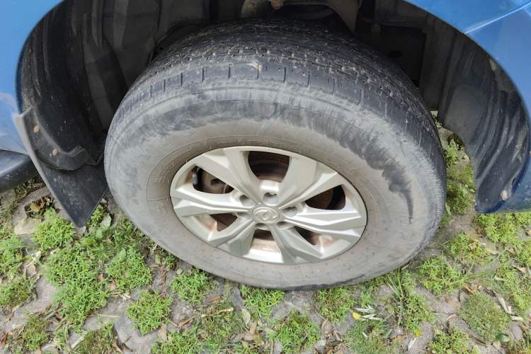 Used Dongfeng Ruichi 6 2021 2.3T Manual Two-Wheel Drive Diesel Standard Version with Long Cargo Bed M9T Right Front Wheel Hub