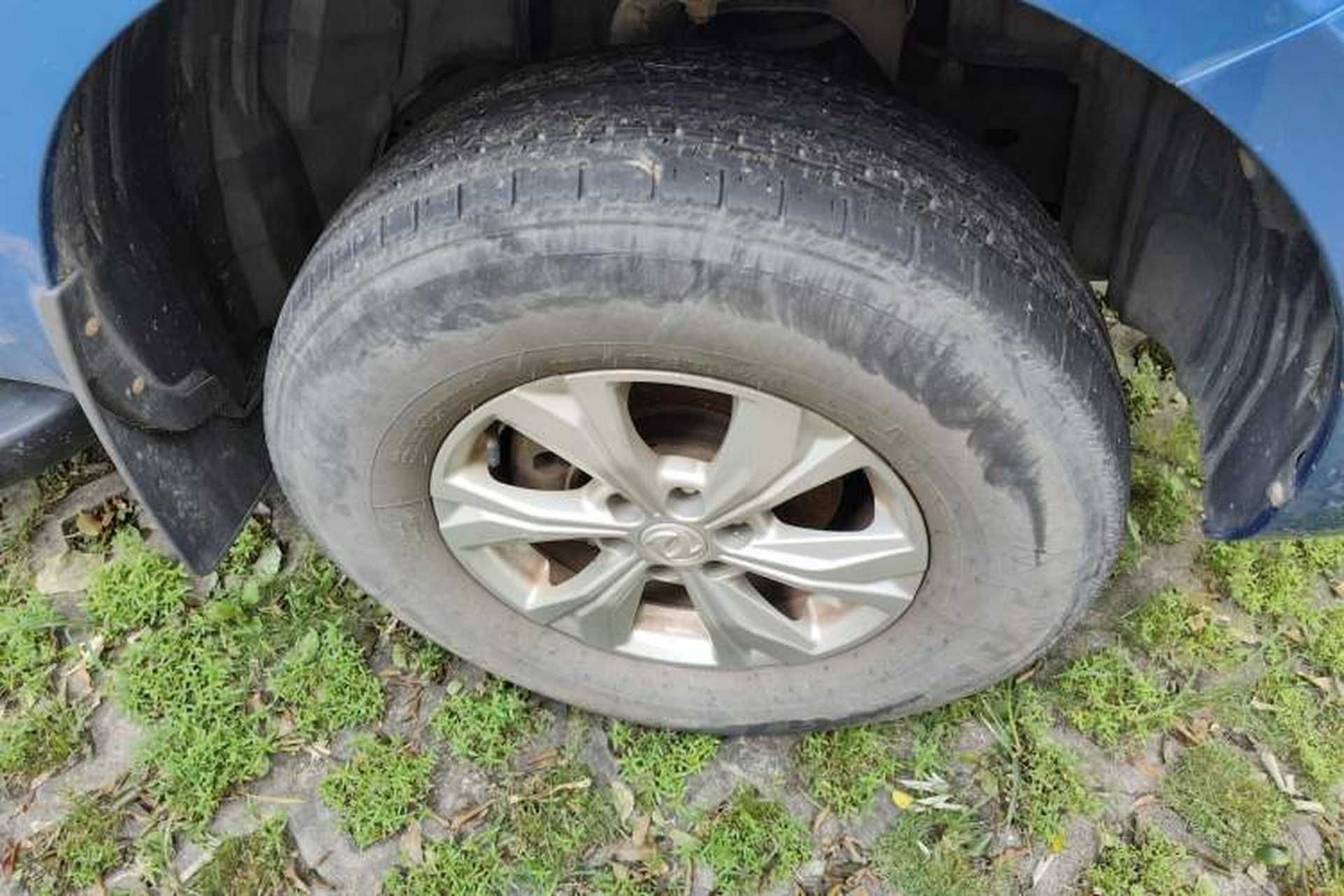 Used Dongfeng Ruichi 6 2021 2.3T Manual Two-Wheel Drive Diesel Standard Version with Long Cargo Bed M9T Right Front Wheel Hub