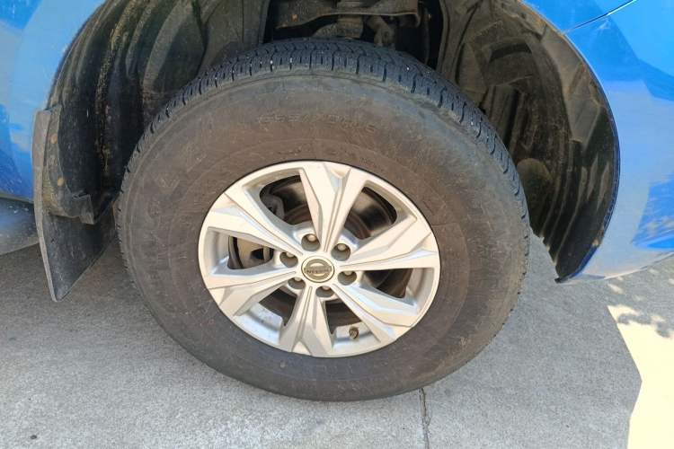 Used Dongfeng Ruichi 6 2021 2.3T Automatic All-Wheel Drive Diesel Luxury Flat-Base Long Cargo Bed M9T Right Front Wheel Hub