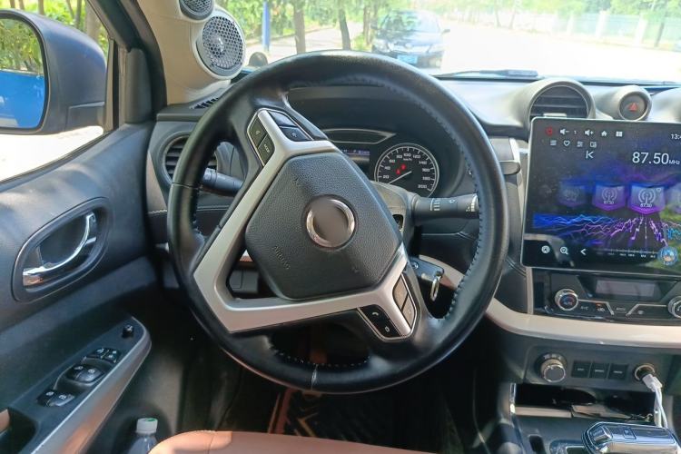 Used Dongfeng Ruichi 6 2021 2.3T Automatic All-Wheel Drive Diesel Luxury Flat-Base Long Cargo Bed M9T Steering Wheel