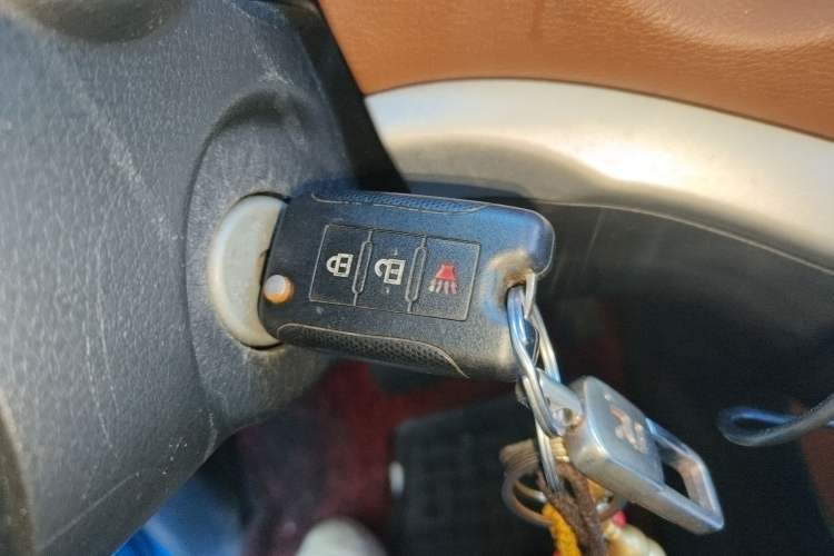 Used Dongfeng Ruichi 6 2021 2.3T Automatic Two-Wheel Drive Diesel Luxury Long-Box M9T Vehicle Key