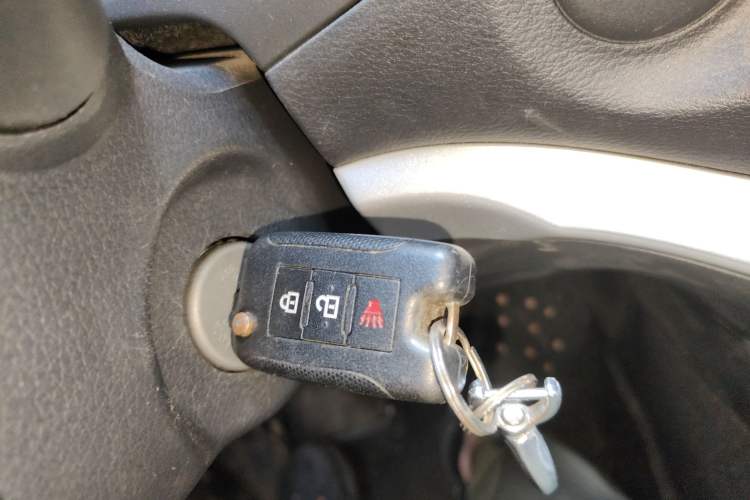 Used Dongfeng Ruichi 6 2021 2.3T Manual Two-Wheel Drive Diesel Standard Version with Long Cargo Bed M9T Vehicle Key