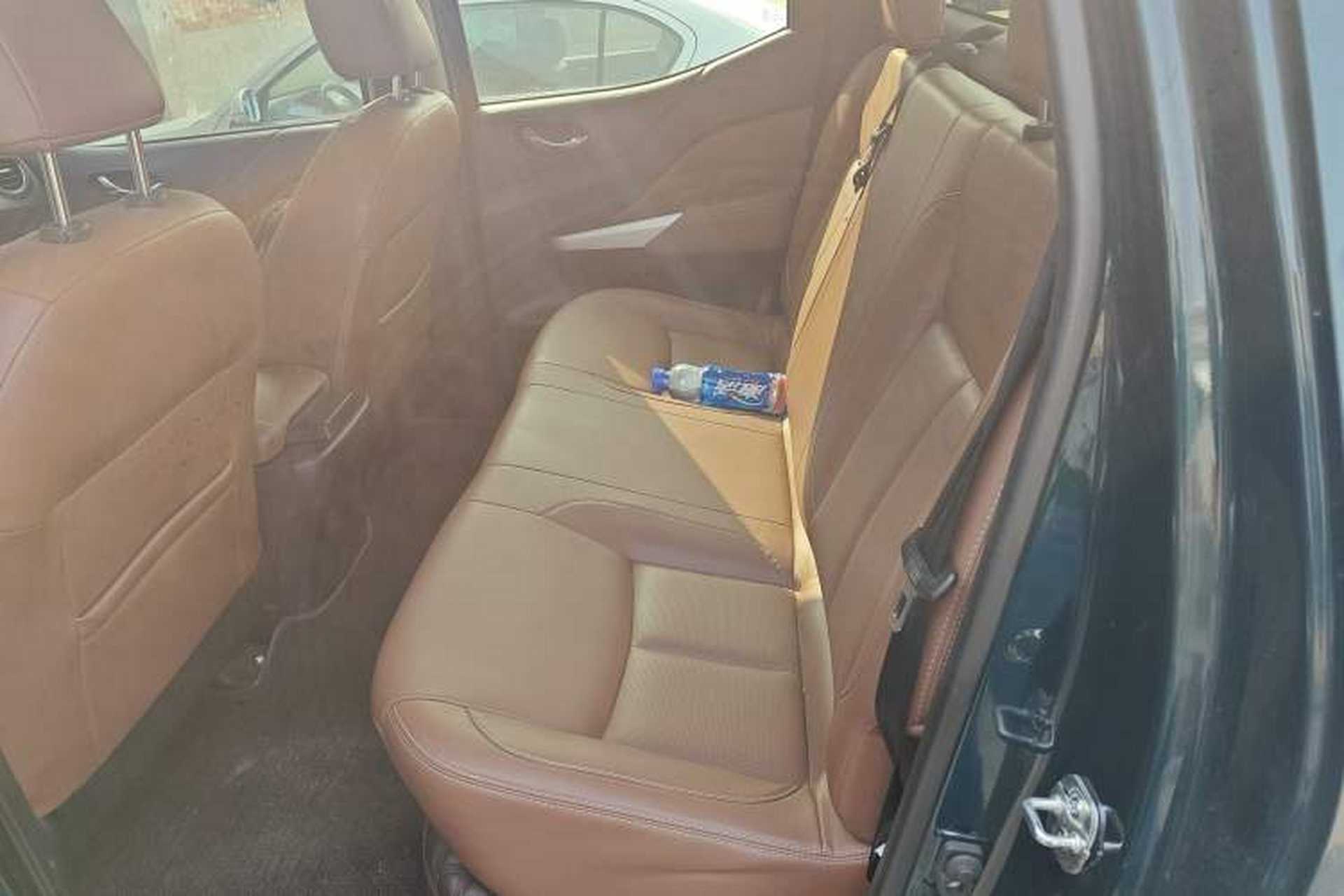 Used Dongfeng Ruichi 6 2021 2.3T Automatic Two-Wheel Drive Diesel Luxury Long-Box M9T Left Rear Seat