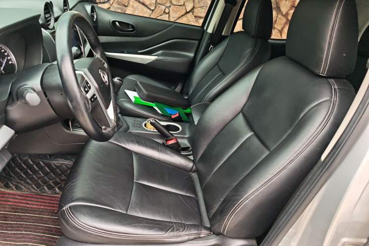 Used Dongfeng Ruichi 6 2021 2.3T Manual Two-Wheel Drive Diesel Standard Version with Long Cargo Bed M9T Left Front Seat